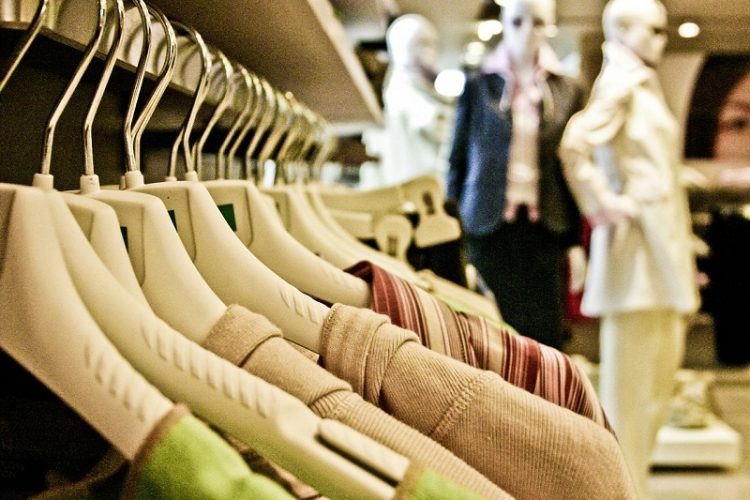 Análise de tendências de moda rastreamento na web