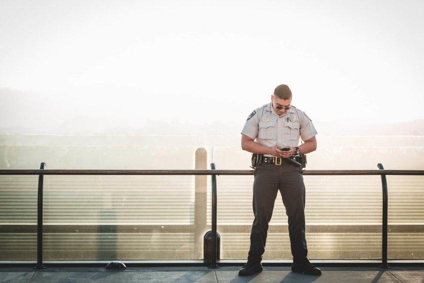 security guard using app for security guard training