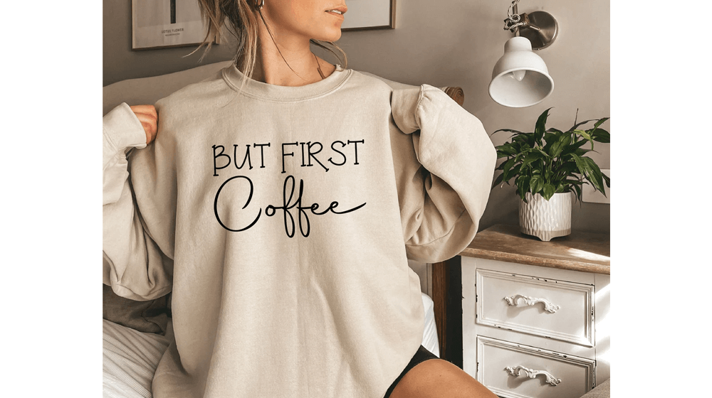 But First Coffee スウェットシャツ