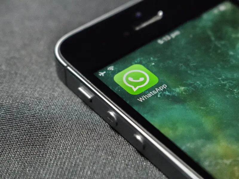 Instant-Messaging-Apps – WhatApp auf einem Smartphone