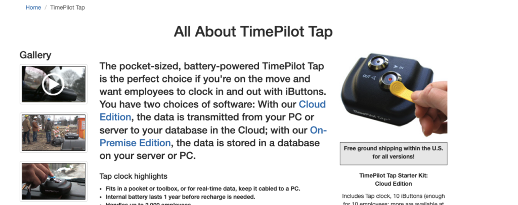 Портативные часы TimePilot Tap стоят на приборной панели автомобиля, рука рабочего держит синий пластиковый язычок, а набор клавиш нажимает кнопку, чтобы включить часы на работу.