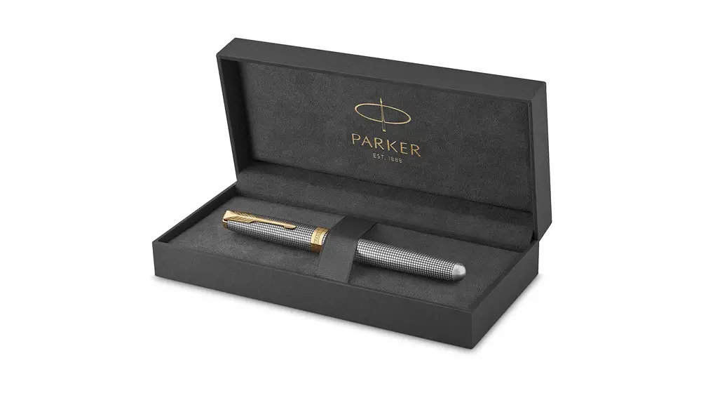 PARKER 소네트 만년필, 골드 트림이 있는 프레스티지 치즐드 실버, 솔리드 18k 골드 미디엄 펜촉