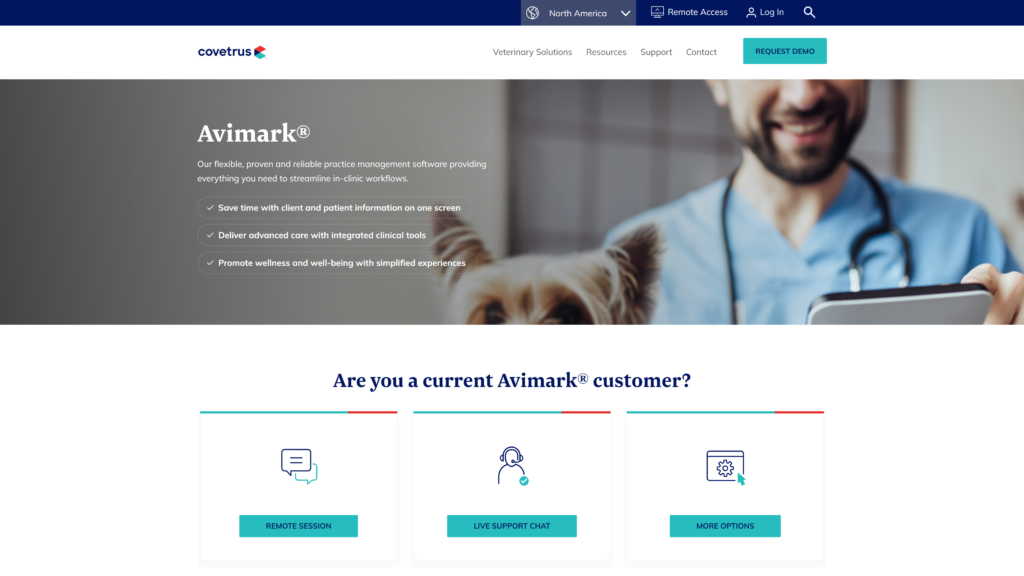 Una captura de pantalla del sitio web del software veterinario Avimark, que muestra un cachorro y un veterinario sonriente mirando una tableta.