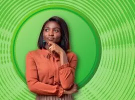 照片中，一位黑人女性在亮绿色背景下眺望远方，说明了采用电动汽车所面临的挑战。