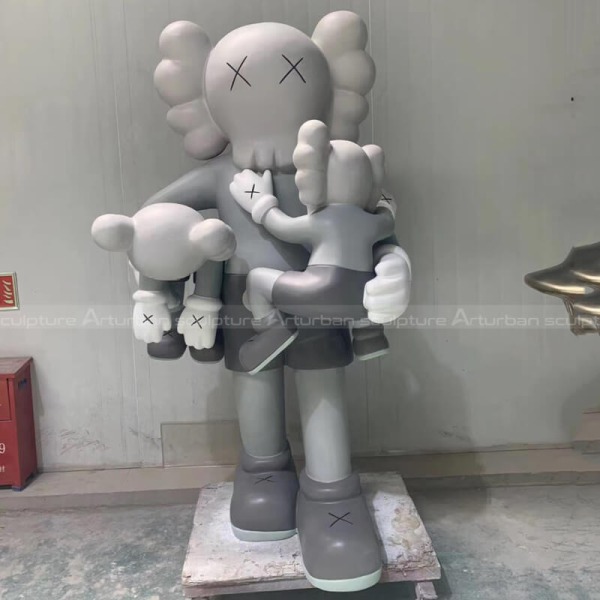 Kaws große Statue