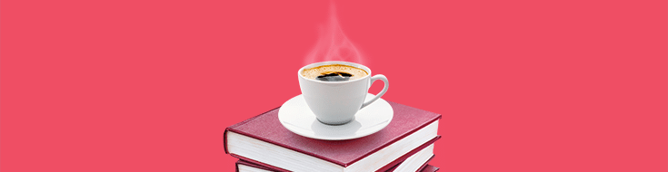 mise en page par volant bibliothèques de cadres javascript 2018 café java dans une tasse de thé avec de la vapeur sur une pile de livres rouges