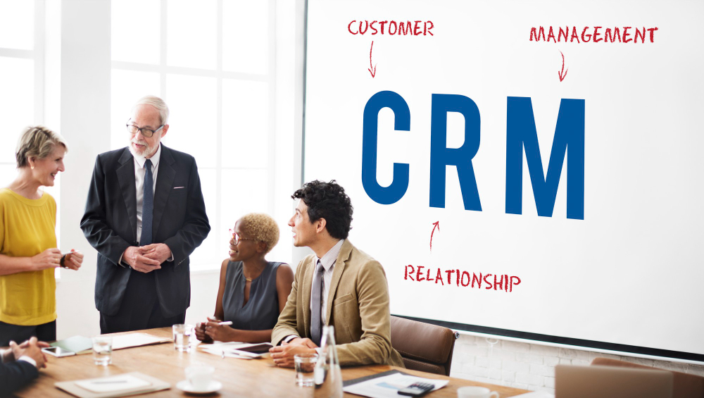 Concepto de marketing de estrategia de empresa de negocios de CRM