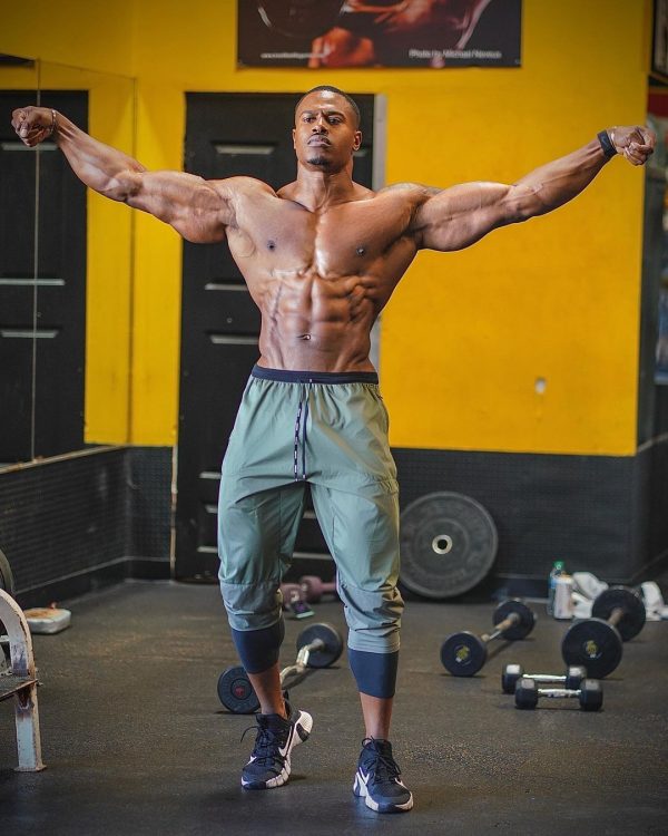 Simeon Panda - ผู้มีอิทธิพลด้านฟิตเนส